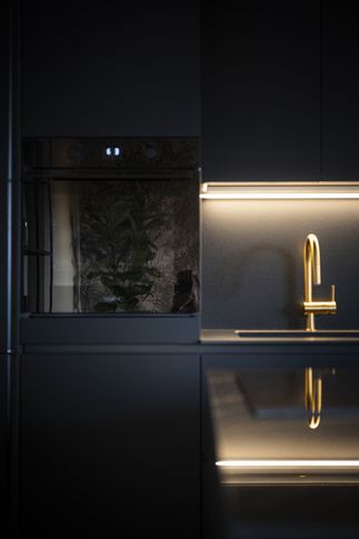 Open Space in stile contemporaneo di 40 di SaturninoStudio Architecture and Design Open Space in stile contemporaneo di 40 di SaturninoStudio Architecture and Design