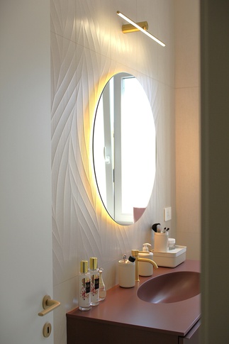 Bagno in stile contemporaneo di 5 di Melissa Domenici Architetto