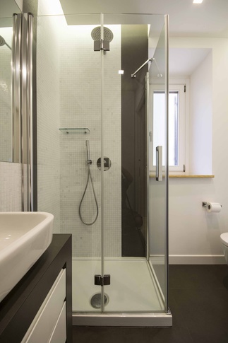 Bagno in stile contemporaneo di 4 di Alessandra Avagnano Architetto Bagno in stile contemporaneo di 4 di Alessandra Avagnano Architetto