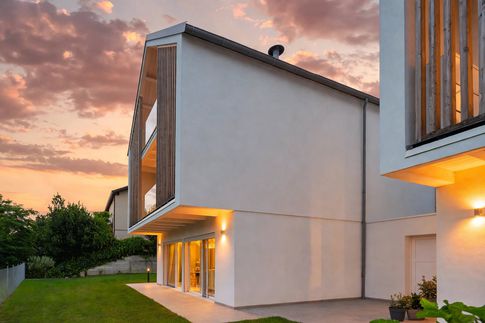 Facciata in stile contemporaneo di 440 di Debora Venturi