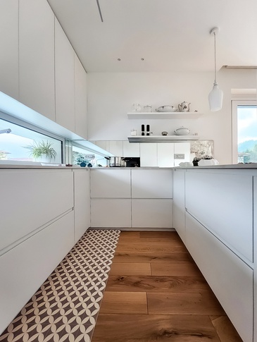 Open Space in stile contemporaneo di 50 di Studio MAC Open Space in stile contemporaneo di 50 di Studio MAC