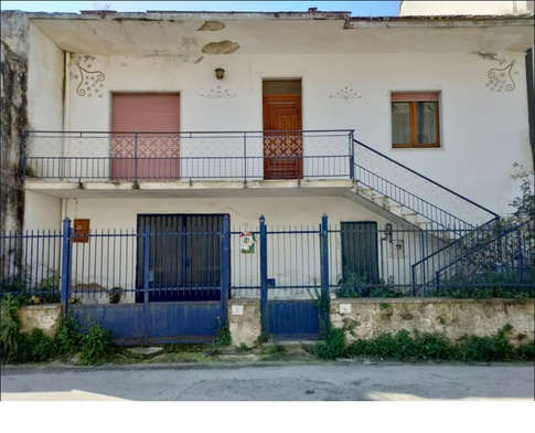 Facciata in stile anni '50 di 90 di VArchi studio