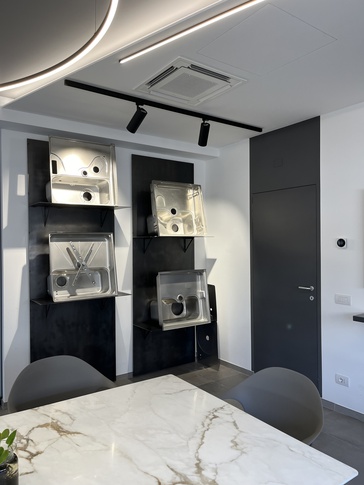 Open Space in stile moderno di 150 di BF interni