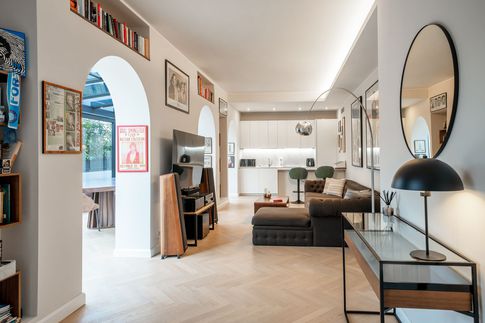 Open Space in stile glamour di 40 di Gianluca Chiocca Interior Design Studio Open Space in stile glamour di 40 di Gianluca Chiocca Interior Design Studio