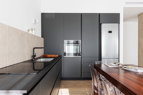 Open Space in stile minimal di 45 di nueva Architects