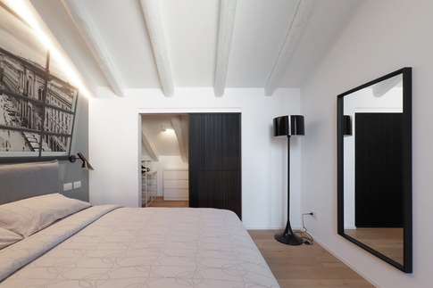 Camera da Letto in stile moderno di 15 di Desearq studio - architettura e interior design