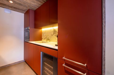Cucina in stile moderno di 35 di Design Alpino