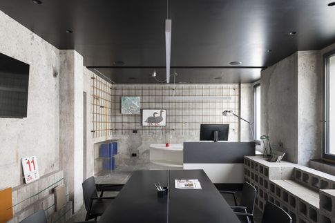 Studio in stile industriale di 40 di Moroni Architettura 2.0 Studio in stile industriale di 40 di Moroni Architettura 2.0