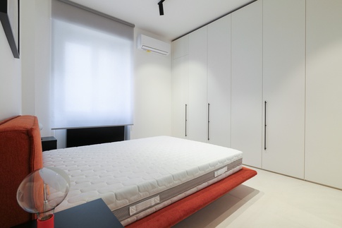 Camera da Letto in stile soft industrial di 12 di Desearq studio - architettura e interior design