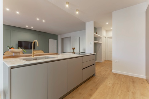 Open Space in stile contemporaneo di 40 di Claudia Del Core Architetto