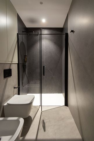 Bagno di Servizio in stile moderno di 5 di Vincenzo Castaldo Architetto Bagno di Servizio in stile moderno di 5 di Vincenzo Castaldo Architetto