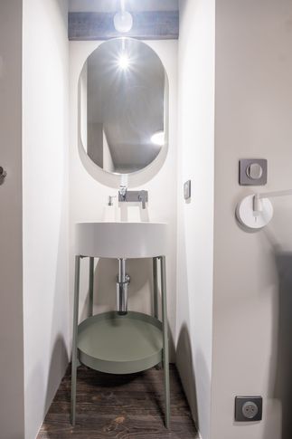 Camera da Letto in stile moderno di 8 di Design Alpino