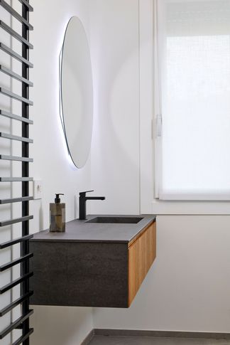 Bagno in stile contemporaneo di 7 di DQA Studio di architettura Bagno in stile contemporaneo di 7 di DQA Studio di architettura