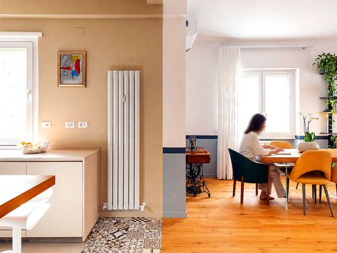 Soggiorno in stile contemporaneo di 40 di Equus Architects