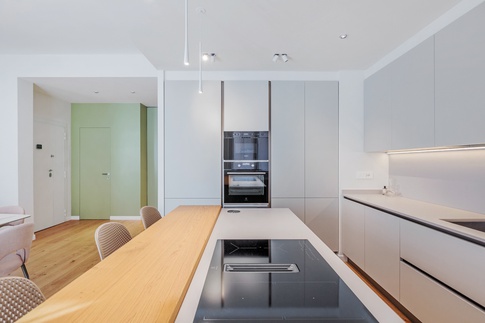 Cucina in stile contemporaneo di 10 di Studio Nakse