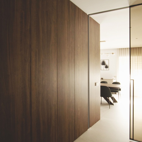 Corridoio in stile moderno di 3 di Vincenzo Castaldo Architetto
