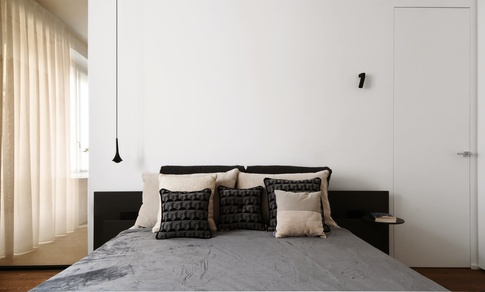 Camera da Letto in stile contemporaneo di 21 di kkarchitecture