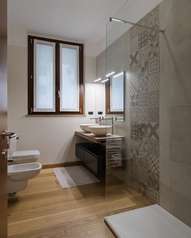 Bagno in stile contemporaneo di 6 di Annalisa Carli Architetto Bagno in stile contemporaneo di 6 di Annalisa Carli Architetto