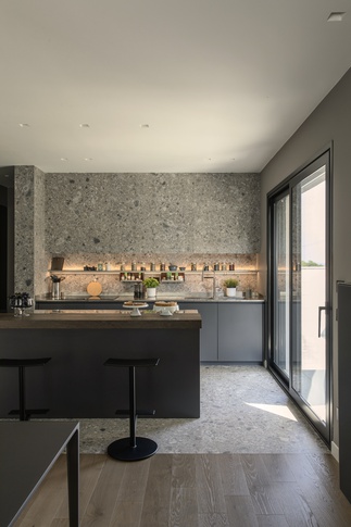 Cucina in stile contemporaneo di 40 di Arredamenti Marinoni Cucina in stile contemporaneo di 40 di Arredamenti Marinoni