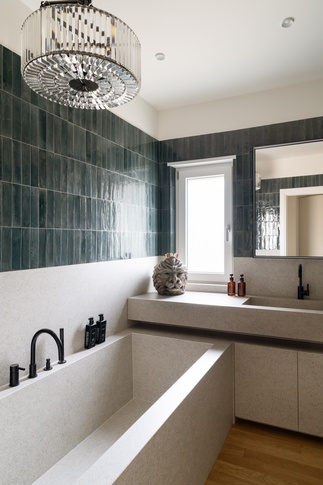 Bagno in stile contemporaneo di 7 di Studio Gaetano Riccardelli Bagno in stile contemporaneo di 7 di Studio Gaetano Riccardelli