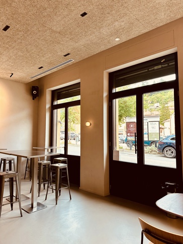 Open Space in stile contemporaneo di 100 di MG Decoration Open Space in stile contemporaneo di 100 di MG Decoration