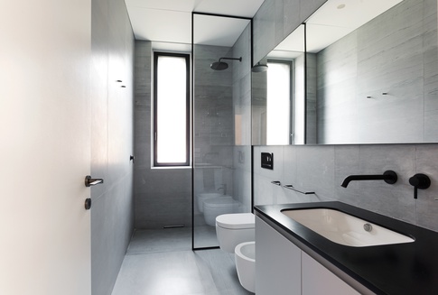 Bagno in stile moderno di 5 di NOMADE ARCHITETTURA