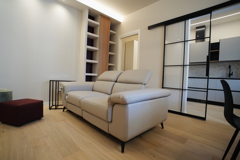 Soggiorno in stile contemporaneo di 20 di Rinnova Home 3d