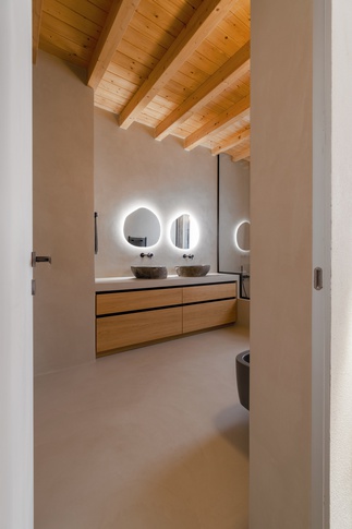 Bagno in stile soft industrial di 11 di Simona Fogalesi interior designer