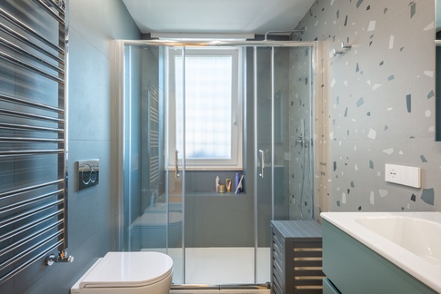 Bagno in stile contemporaneo di 5 di BB1 Architettura & Design