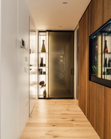 Corridoio in stile contemporaneo di 11 di Francesco Cardano Interior Designer