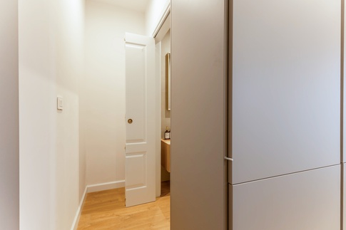 Bagno di Servizio in stile nordico di 4 di Claudia Del Core Architetto