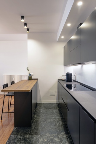 Cucina in stile contemporaneo di 9 di Zelda de Ruvo Architetto
