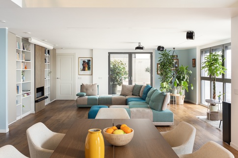 Soggiorno in stile moderno di 44 di NOMADE ARCHITETTURA