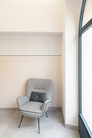 Open Space in stile contemporaneo di 55 di Studio A. Architetti Open Space in stile contemporaneo di 55 di Studio A. Architetti