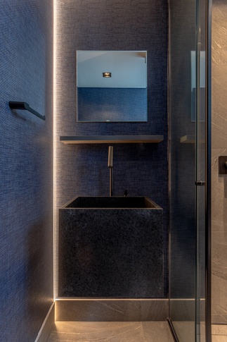 Bagno in stile moderno di 3 di Guzlive