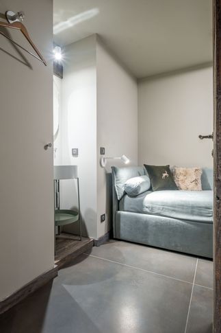 Camera da Letto in stile moderno di 8 di Design Alpino