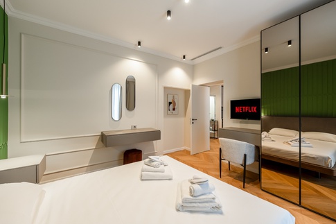 Camera da Letto in stile contemporaneo di 15 di FCInteriorDesignStudio |