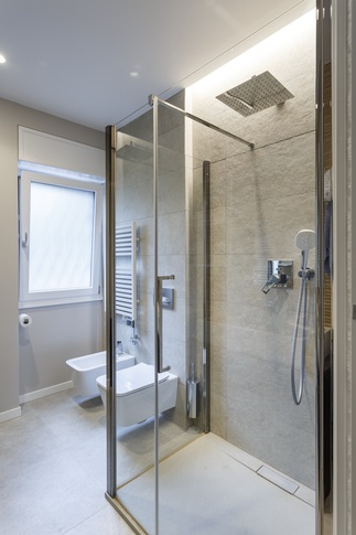 Bagno in stile contemporaneo di 5 di Valentina Varricchio Architetto Bagno in stile contemporaneo di 5 di Valentina Varricchio Architetto