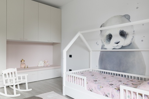 Cameretta Bambini in stile moderno di 16 di WPVA Walter Pescarollo-Vivan Architects