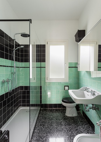Bagno in stile anni '50 di 5 di TGA_Studio Bagno in stile anni '50 di 5 di TGA_Studio