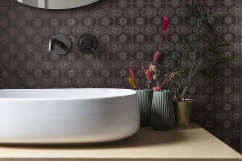 Bagno in stile contemporaneo di 5 di Valentina Varricchio Architetto