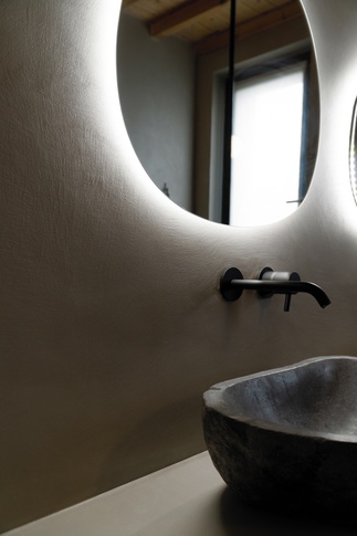 Bagno in stile soft industrial di 11 di Simona Fogalesi interior designer