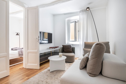 Open Space in stile contemporaneo di 27 di tIPS ARCHITECTS
