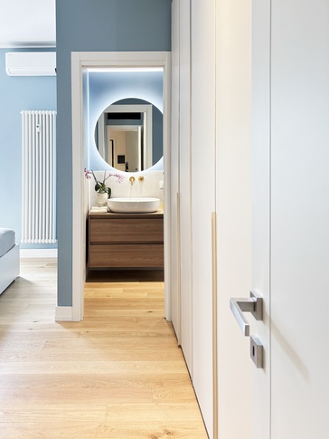 Bagno in stile contemporaneo di 5 di Francesca Macellari