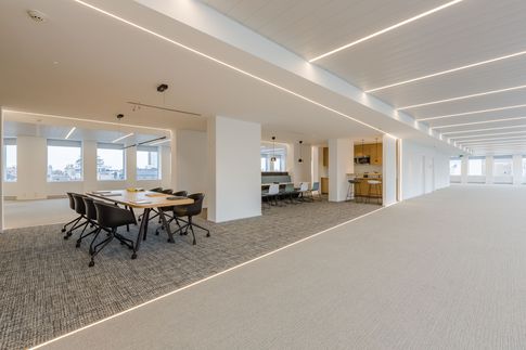 Open Space in stile contemporaneo di 1200 di Frame Farm - Architecture & Design