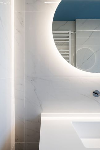 Bagno in stile moderno di 6 di Bossi Vigorito Building Interior Bagno in stile moderno di 6 di Bossi Vigorito Building Interior