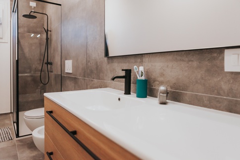 Bagno in stile minimal di 15 di design by very