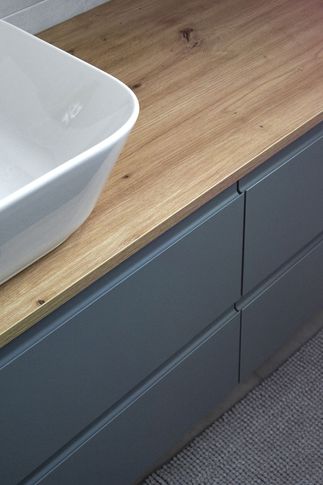 Bagno in stile moderno di 6 di Silvia Aquilani . Design studio