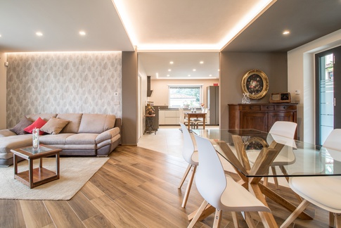 Open Space in stile moderno di 165 di SEGNI STUDIO