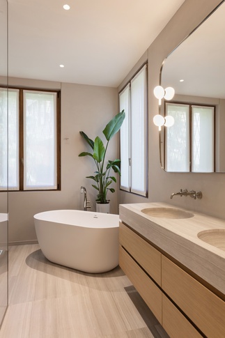 Bagno in stile contemporaneo di 20 di NOMADE ARCHITETTURA